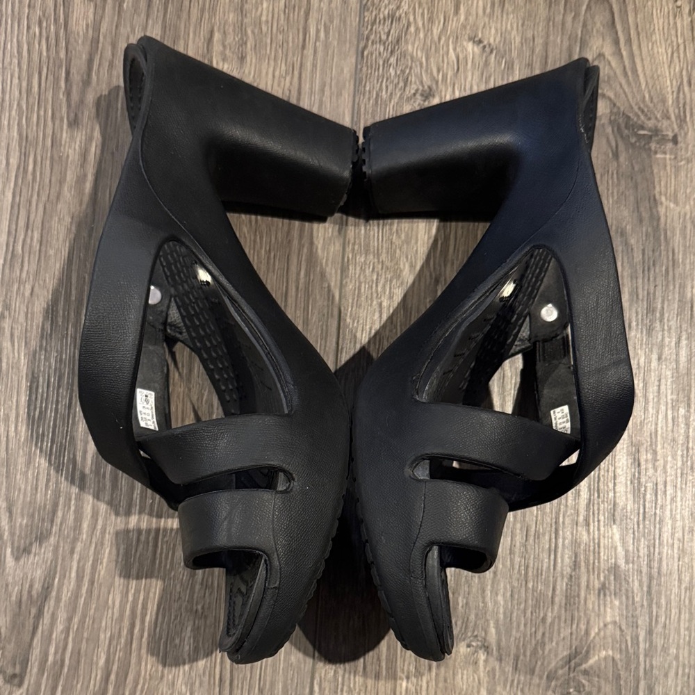 Crocs Cyrpus IV Black Strappy High Heels Size 8 - Picture 2 of 6